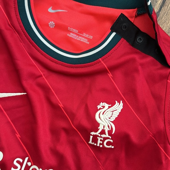LFC Standard Chartered full kit - Picture 4 of 4